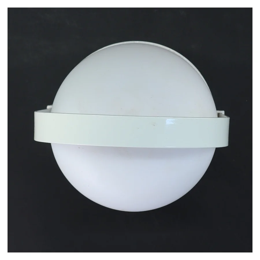 Hvid lampe med håndtag fra Novea (str. 22 cm)