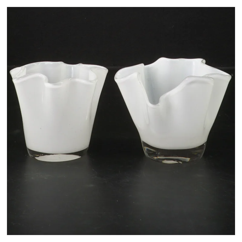 Hvide vaser/lysestager(str. 2 styk, 10x8 cm)