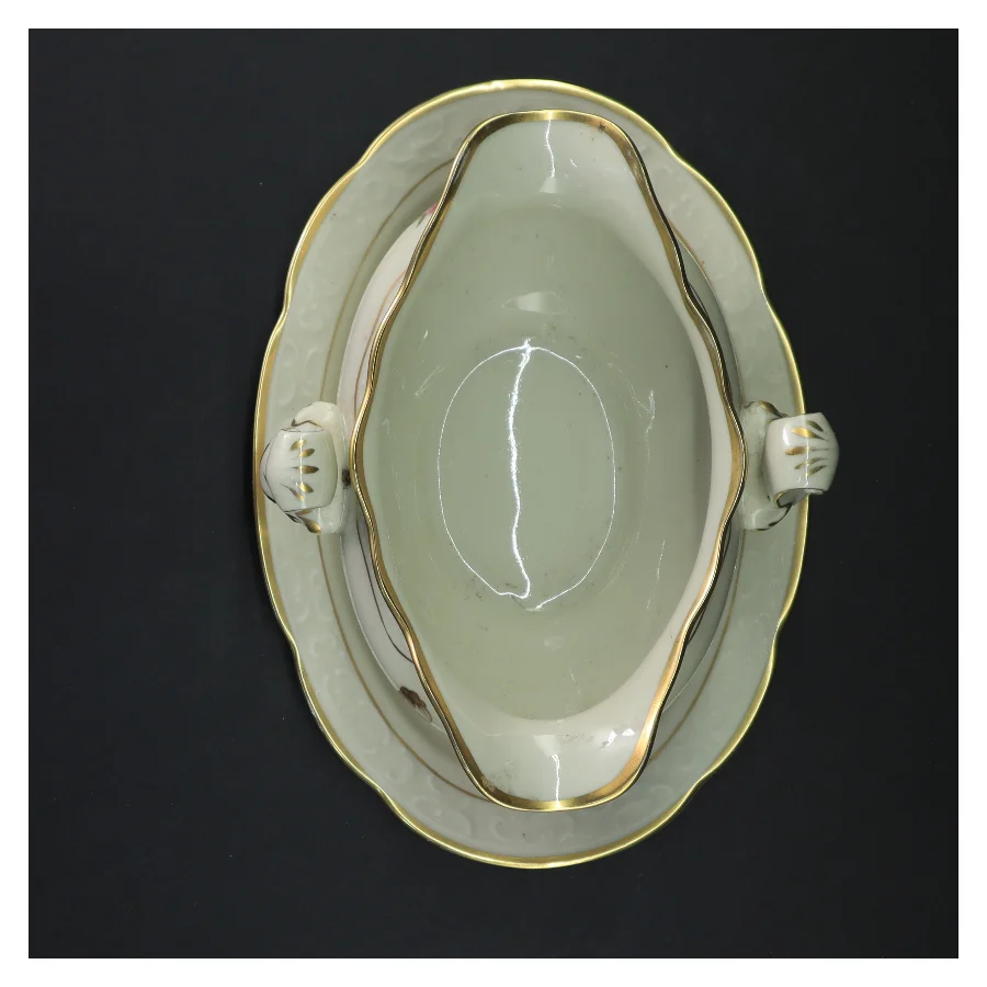 Porcelæns saucekande med tallerken fra Københavns Porcellains Maleri (str. 25x10x18 cm)