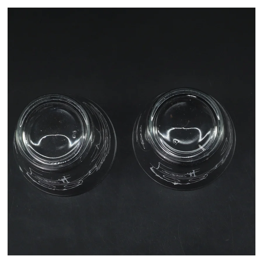 To glas med tegning (str. 2 stk Ø 8,5 cm højde 9 cm)