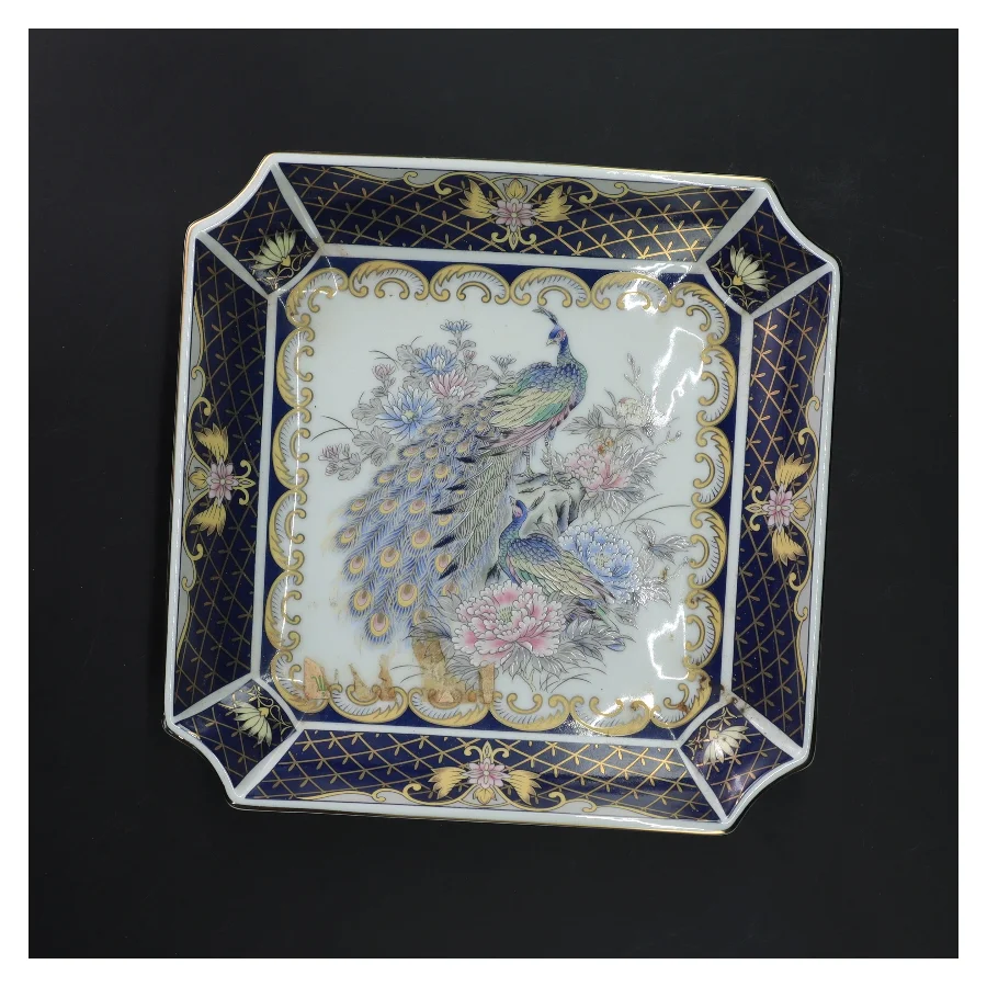 Dekorativ porcelænsskål med påfugle fra WNS (str. 20,5x20,5 cm)