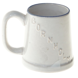 Keramikkrus med Bornholm motiv fra Johgus (str. Ø 6,5 cm længde 8 cm)