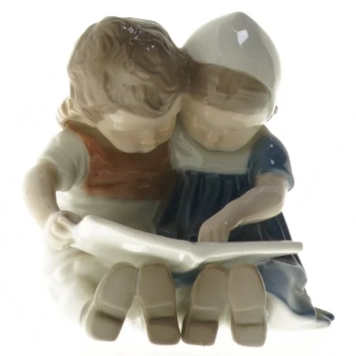 Figur af børn (str. 9x11 cm) fra Bing & Grøndahl