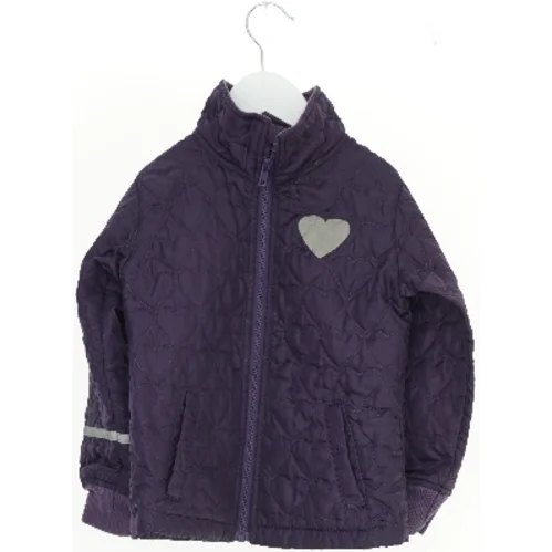 Vatteret jakke med hjerte design fra Pretty Sille (str. 110)