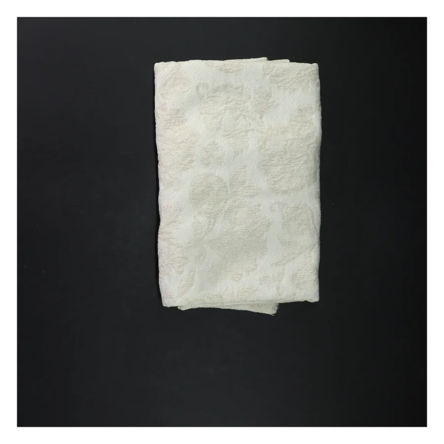 Broderet hvid stof, Damask (str. 57x51 cm) fra Damask