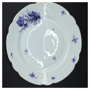 Porcelænsfad med blomstermønster fra KPM (str. Ø 30 cm)