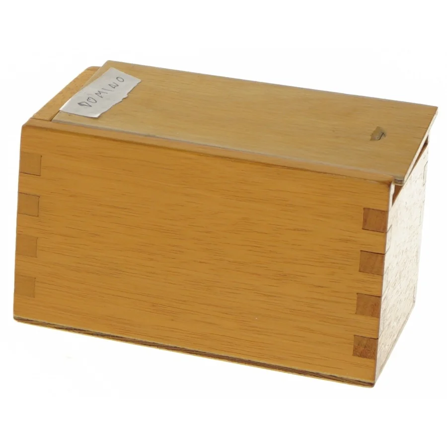Trækasse med dominobrikker fra Krea (str. 14x8x8 cm)