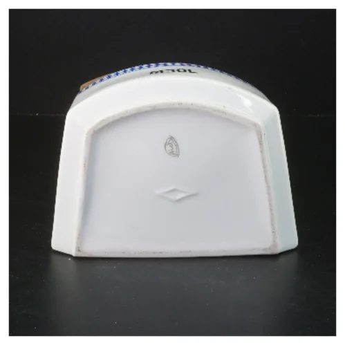 Vægmonteret krukke med træ låg (str. 16x17x11 cm)