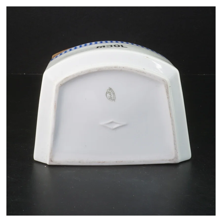 Vægmonteret krukke med træ låg (str. 16x17x11 cm)