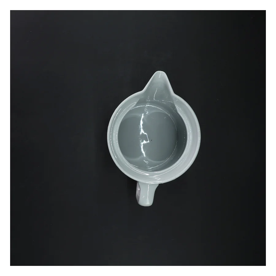 Hvid kande med låg fra blå kant (str. 15 cm)