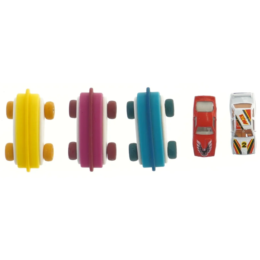 5 Legetøjsbiler  (str. 7-9,5 cm)