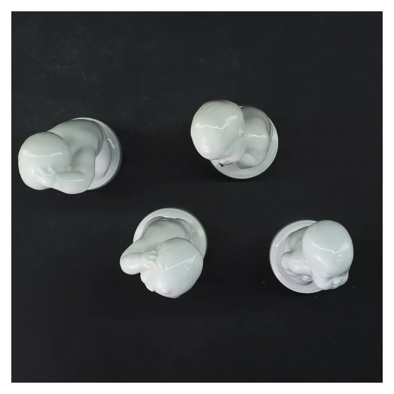 Porcelænsfigurer af de fire piner (str. 4 stk 11,5 cm) fra Bing & Grøndahl