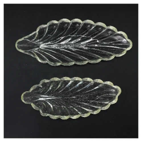 Glasfade bladformet, 2 stk (str. 2 stk 24 & 28 cm)fra holmegaard 