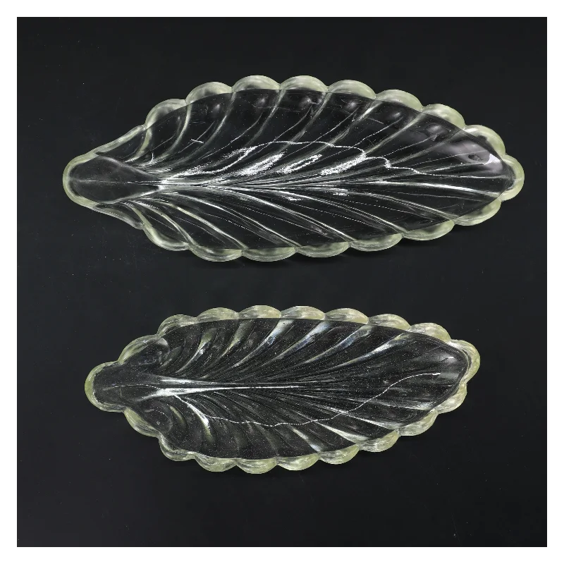 Glasfade bladformet, 2 stk (str. 2 stk 24 & 28 cm)fra holmegaard 