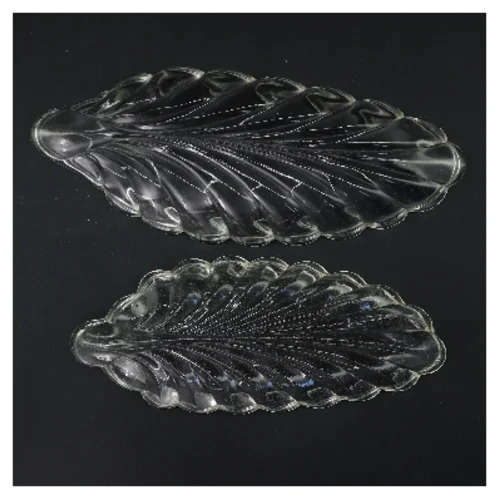 Glasfade bladformet, 2 stk (str. 2 stk 24 & 28 cm)fra holmegaard 