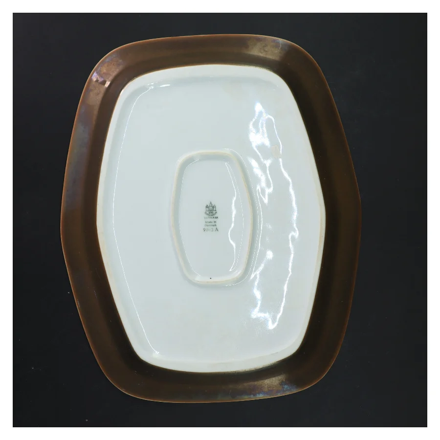 Flot fad med brun kant fra B&G (str. 28x23 cm)