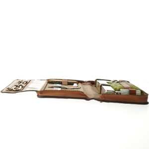 Rejse toilettaske med tilbehør (str. 29x14x5 cm)