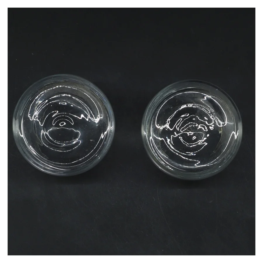 Glas lysestager med bladmønster (str. Ø 5,5 cm højde 5,5 cm)