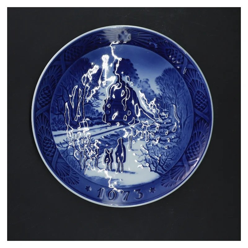 Dekorativ platte fra1973 fra Royal Copenhagen (str. Ø 18,5 cm)