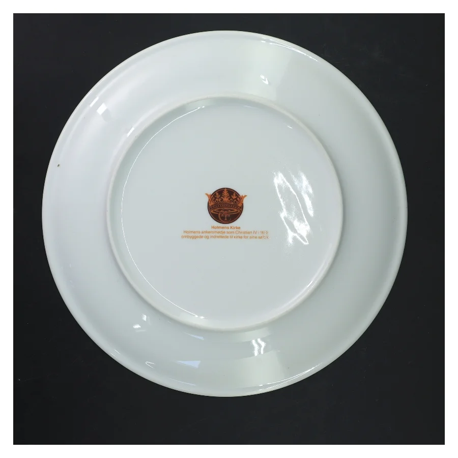 Dekorativ tallerken med kirke fra Holmens Kirke (str. Ø 25,5 cm) fra Mads Stage 