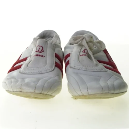 Sports sko fra Pro Specs (str. 25)