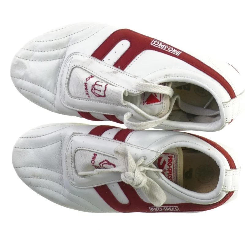 Sports sko fra Pro Specs (str. 25)
