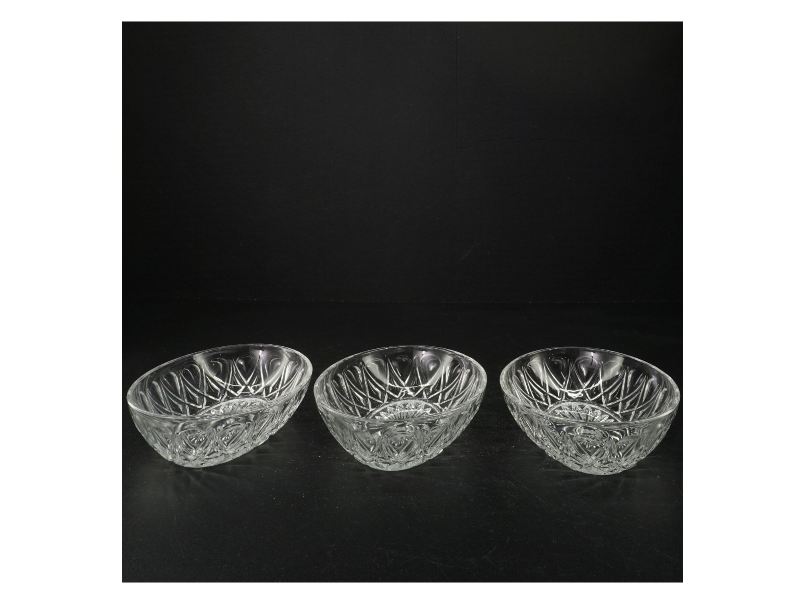 Glas skåle (str. 17 x 11,5 x 3,5 cm)