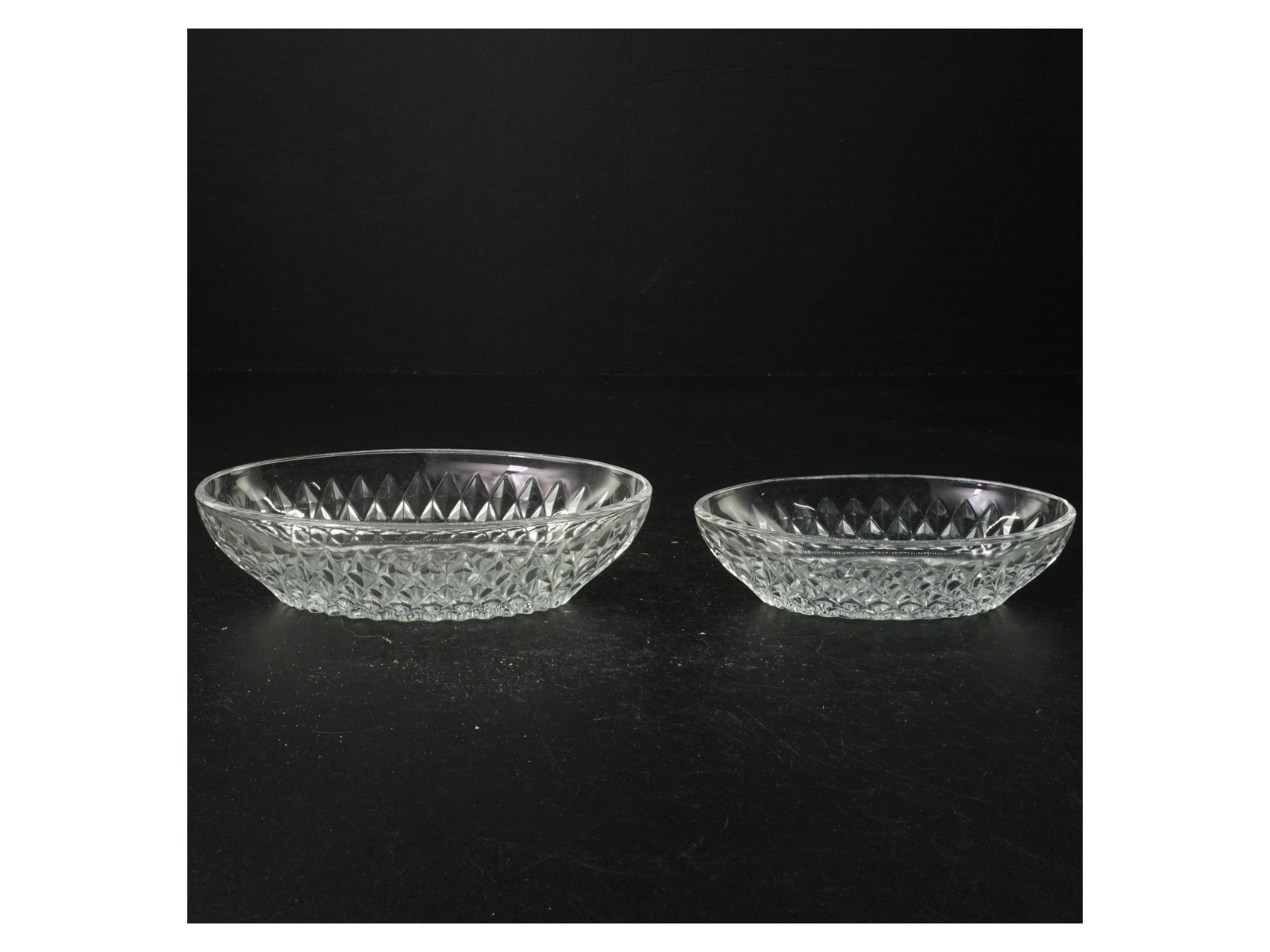 Krystalglas skåle (str. 11 cm. og 9 x 14 cm)