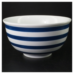 Stribet porcelænsskål (str. Ø 23 cm)