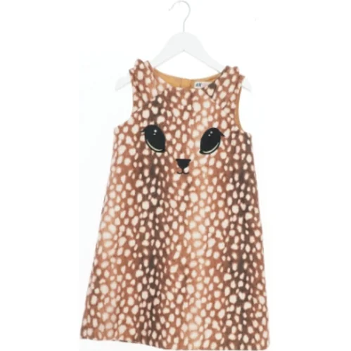 Kjole med dyreprint fra H&M (str. 128)