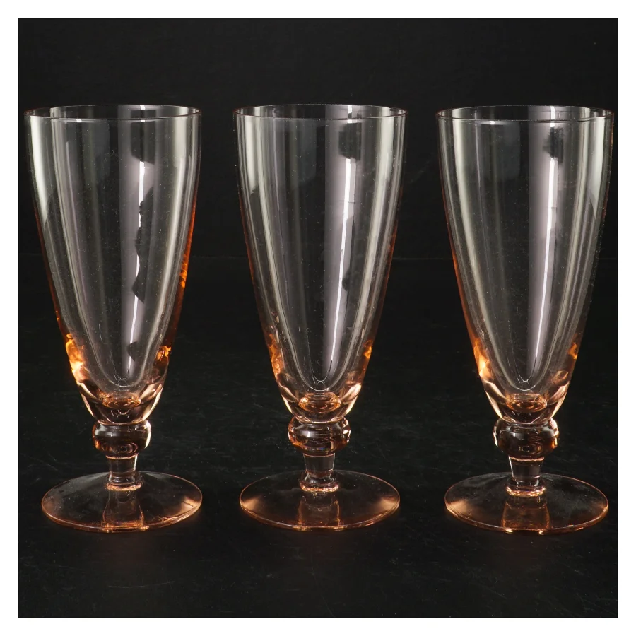 Glas (str. H. 15 cm. ø. 6,5 cm)