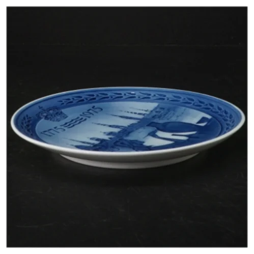 Blå og hvid porcelænplatte fra Royal Copenhagen (str. 18 cm)