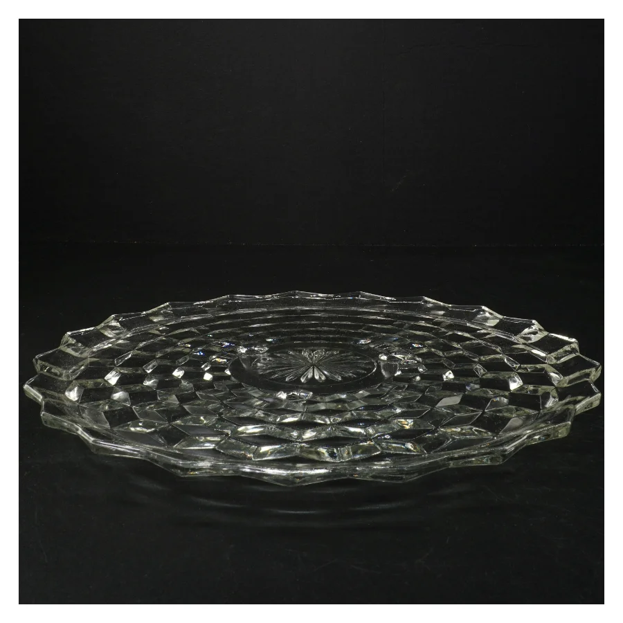 Glasfad med dekorativt mønster (str. 31 cm i diameter)