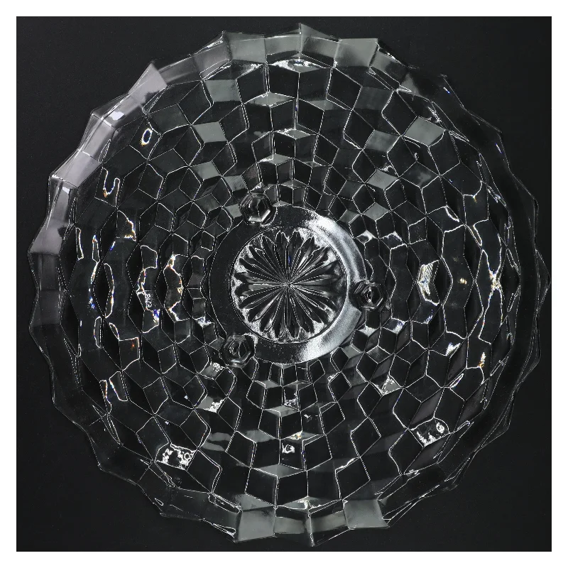 Glasfad med dekorativt mønster (str. 31 cm i diameter)