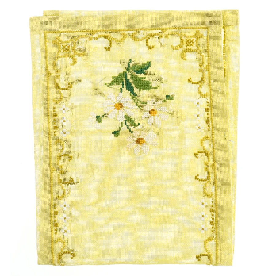 Broderet gul bordløber (str. 22x57 cm)