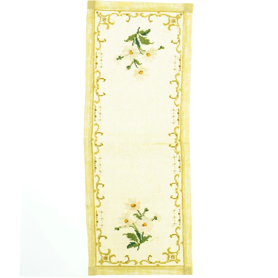 Broderet gul bordløber (str. 22x57 cm)