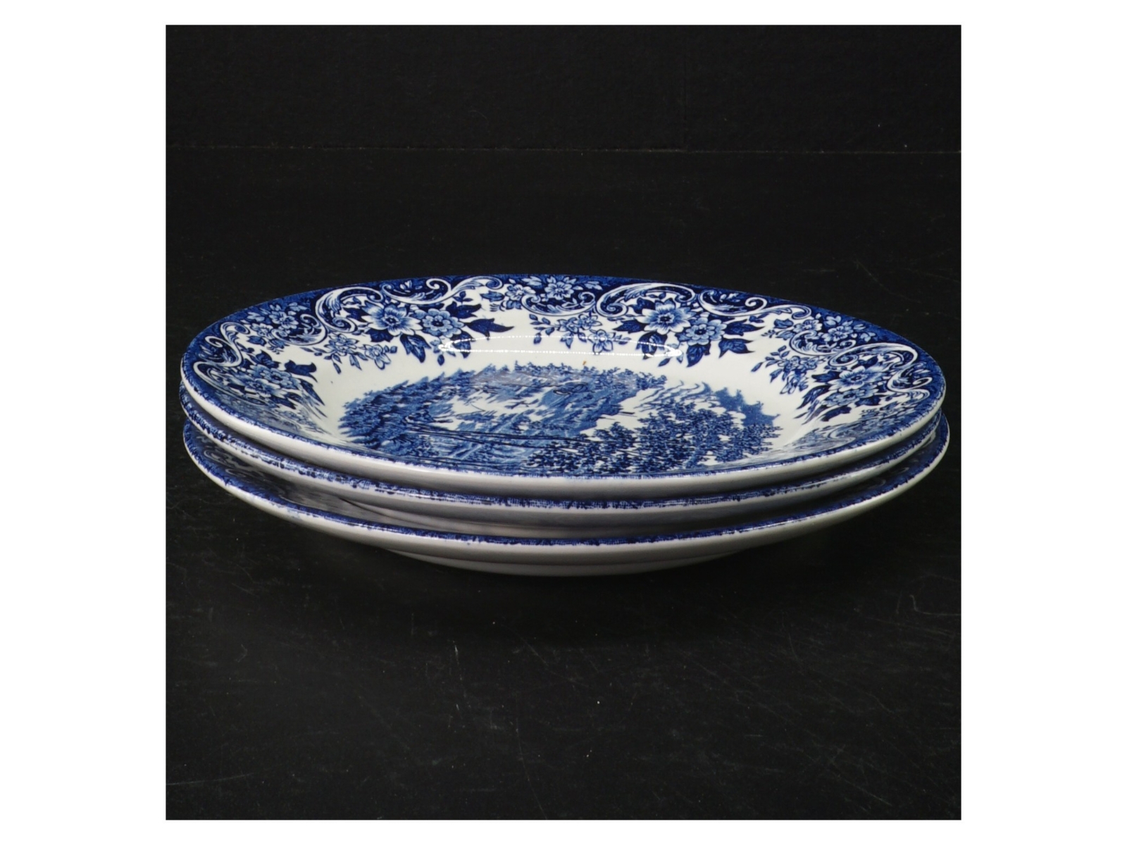 Blå og hvid porcelænstallerkener (str. 16 cm)