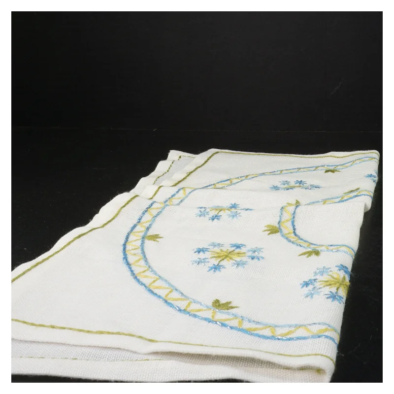 Broderet dug (str. 49 x 49 cm)