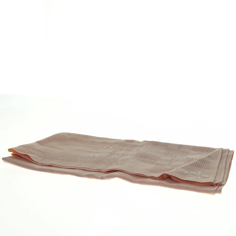 Lyserød dug (str. 83. x 84 cm)