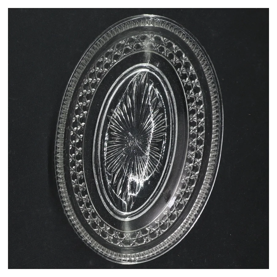 Ovalt Glasfad (str. 17 x 11 cm)