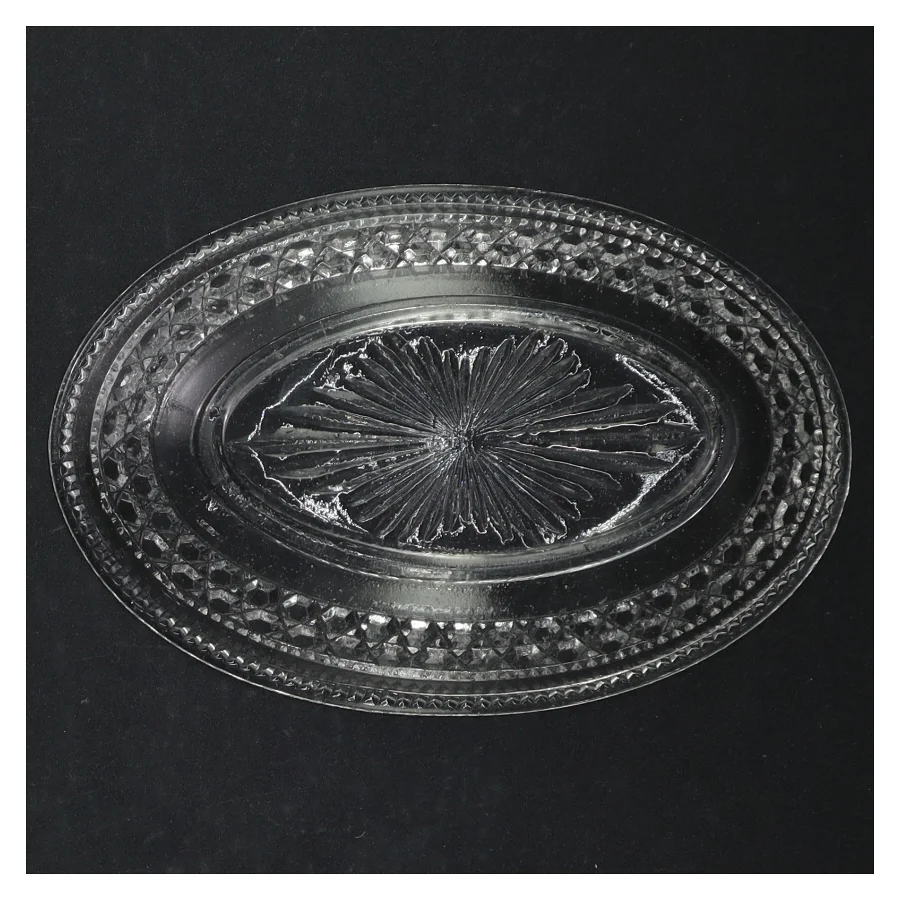 Ovalt Glasfad (str. 17 x 11 cm)