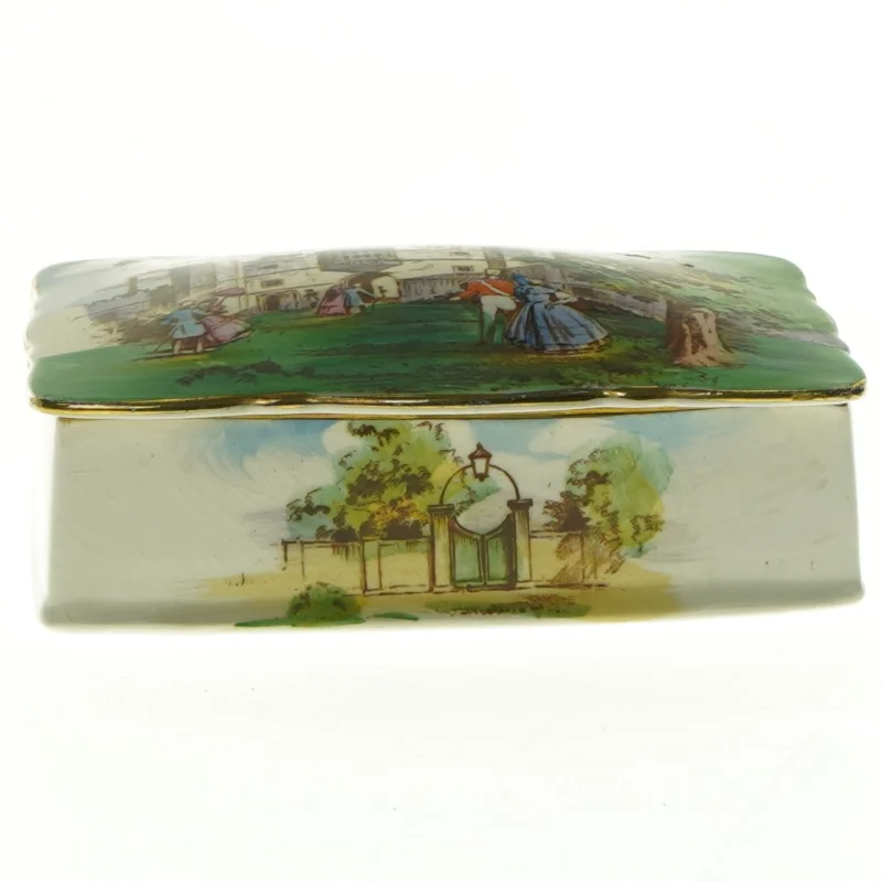 Porcelænsæske med låg og landskabsmotiv fra Royal Winton (str. 13,5 x 9,5 x 4,5 cm)