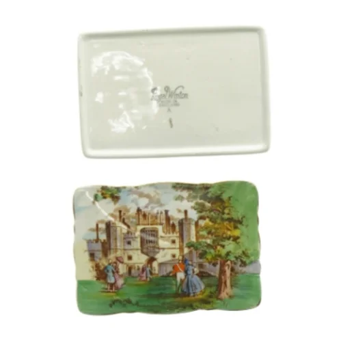 Porcelænsæske med låg og landskabsmotiv fra Royal Winton (str. 13,5 x 9,5 x 4,5 cm)