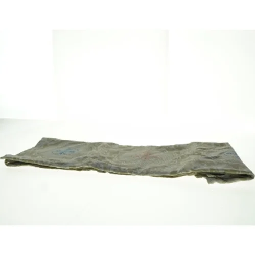 Broderet dug (str. 100 x, 150 cm)