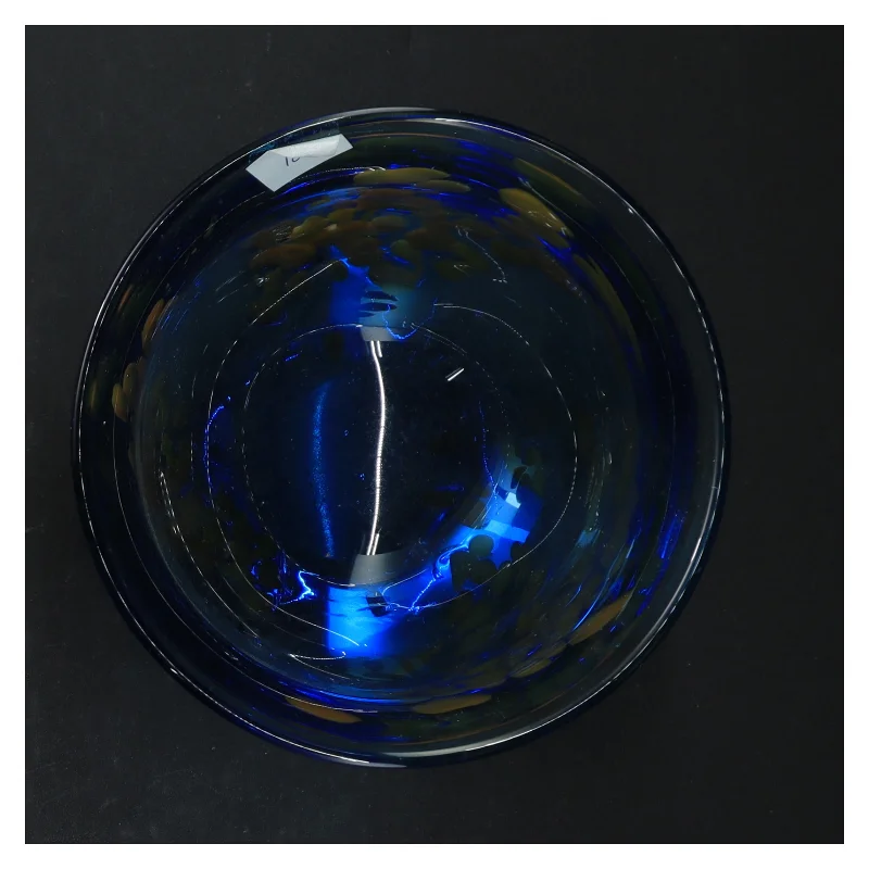 Blå glasvase med dekoration (str. 14 cm)