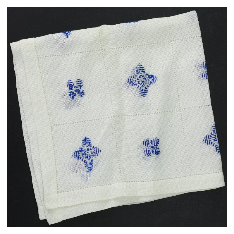 Broderet dug (str. 43 x 43 cm)