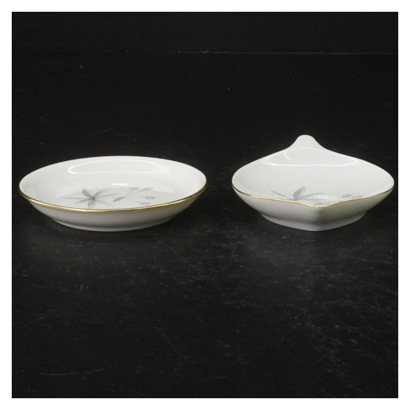 Porcelænsaskebæger og lille tallerken fra B&G (str. 10 cm. 8,5 cm)