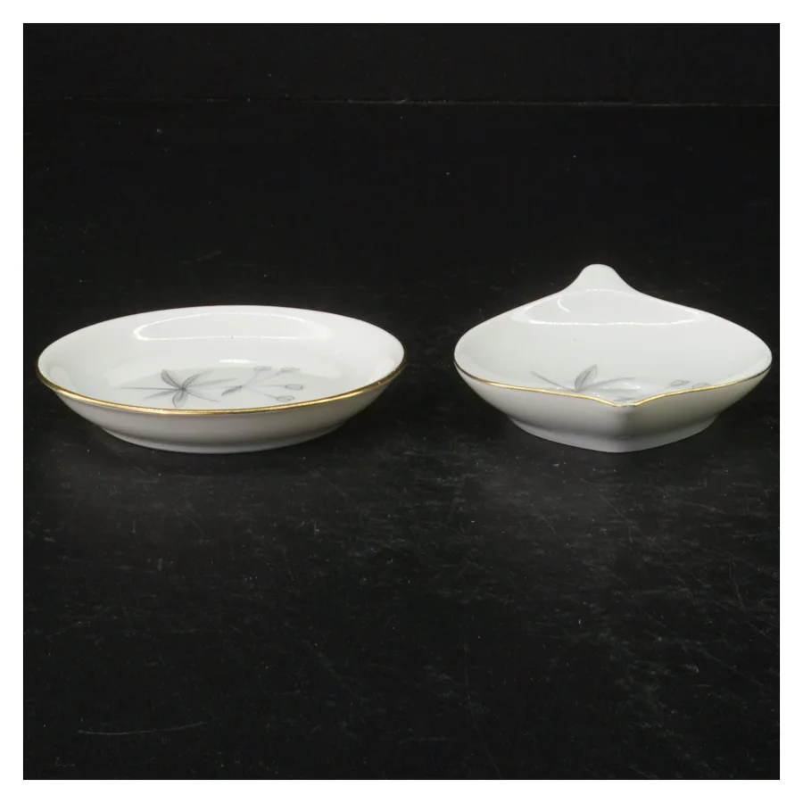 Porcelænsaskebæger og lille tallerken fra B&G (str. 10 cm. 8,5 cm)