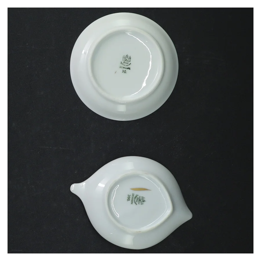 Porcelænsaskebæger og lille tallerken fra B&G (str. 10 cm. 8,5 cm)