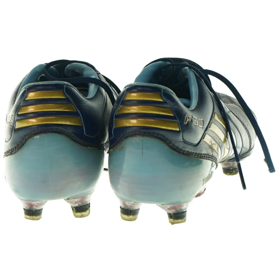 Fodboldsko fra Adidas (str. 33)